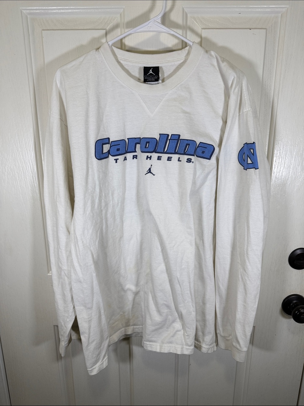 Jordan White Long-Sleeve Carolina Tar Heels Tee with Carolina Blue Logo